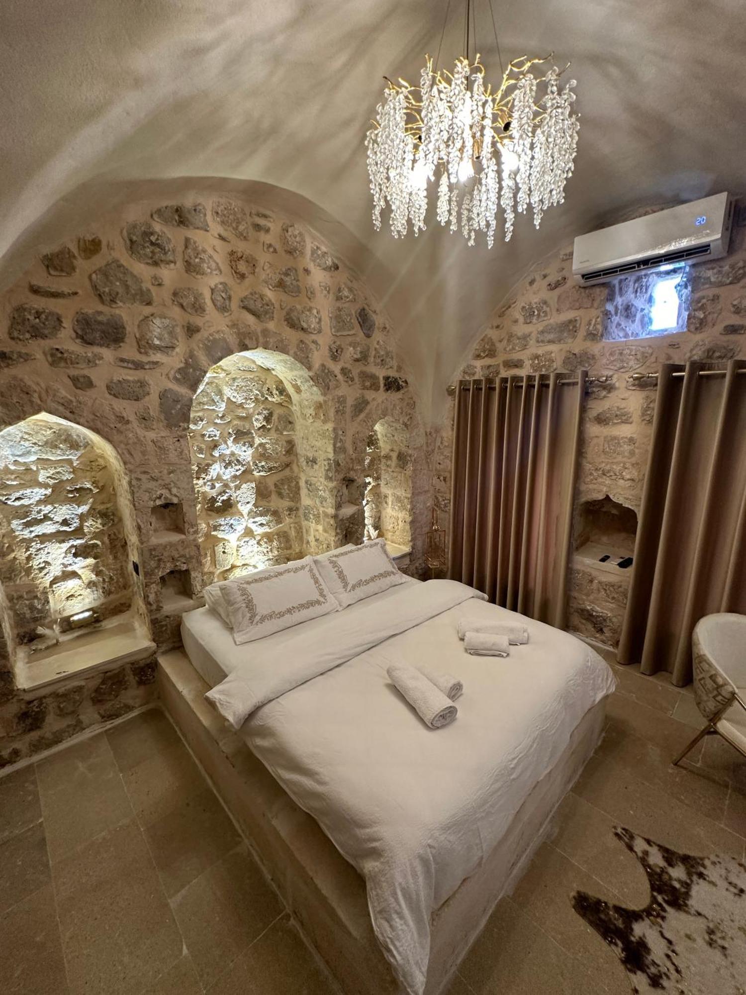 Miri Cave Suite Mardin Exterior photo